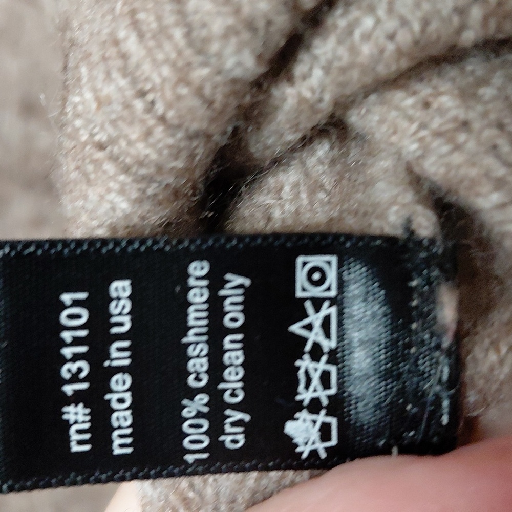 Beryll Cashmere Turtleneck Sweater - Picture 3 of 3